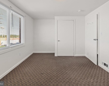 7941 E Baltimore Street - Photo Thumbnail 15