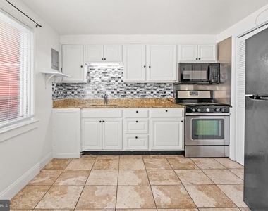 7941 E Baltimore Street - Photo Thumbnail 5