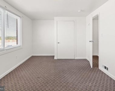 7941 E Baltimore Street - Photo Thumbnail 13