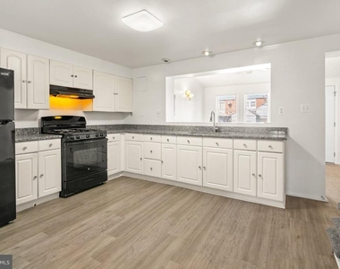 7944 Eastdale Road - Photo Thumbnail 9