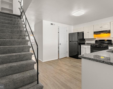7944 Eastdale Road - Photo Thumbnail 11