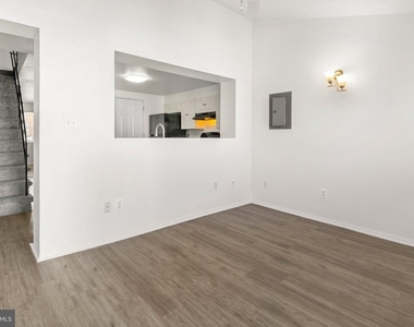 7944 Eastdale Road - Photo Thumbnail 8