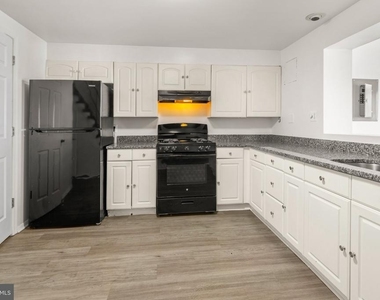 7944 Eastdale Road - Photo Thumbnail 12