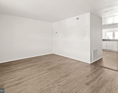 7944 Eastdale Road - Photo Thumbnail 22