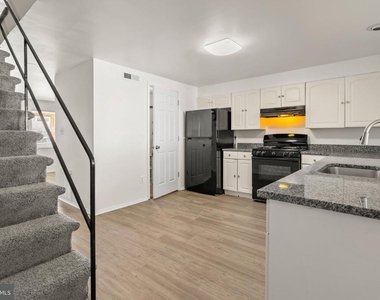 7944 Eastdale Road - Photo Thumbnail 10