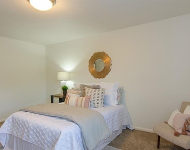2529 Rio Grande St - Photo Thumbnail 9