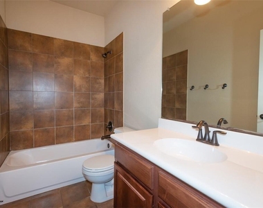 1078 Sussex Way - Photo Thumbnail 14