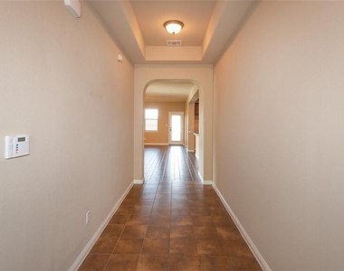 1078 Sussex Way - Photo Thumbnail 1