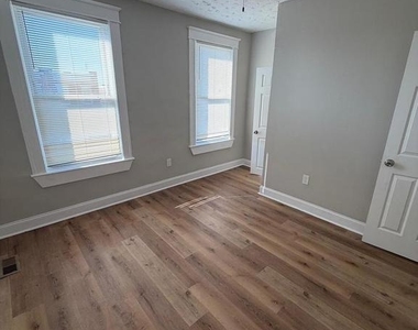 2624 Ashland Avenue - Photo Thumbnail 9