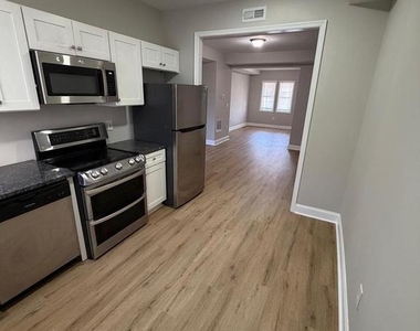 2624 Ashland Avenue - Photo Thumbnail 7