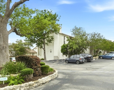 6910 Hart Ln - Photo Thumbnail 18