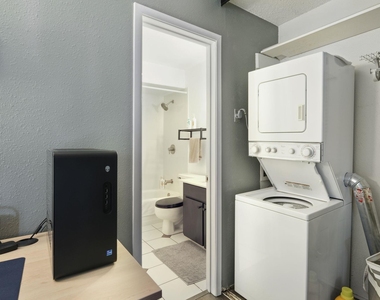 6910 Hart Ln - Photo Thumbnail 22