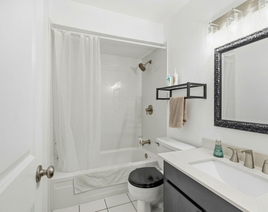 6910 Hart Ln - Photo Thumbnail 13