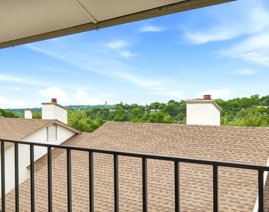 6910 Hart Ln - Photo Thumbnail 3
