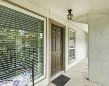 6910 Hart Ln - Photo Thumbnail 20