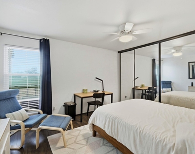 6910 Hart Ln - Photo Thumbnail 16