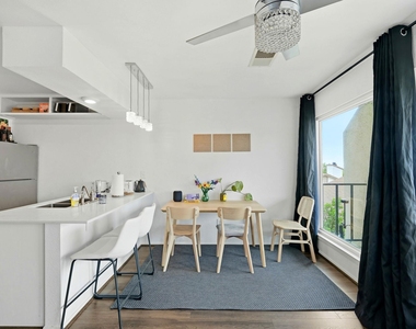 6910 Hart Ln - Photo Thumbnail 9