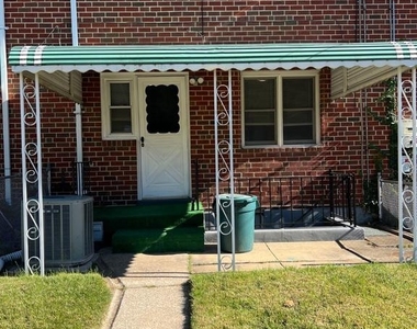 4823 Williston Street - Photo Thumbnail 5
