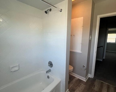 4823 Williston Street - Photo Thumbnail 19