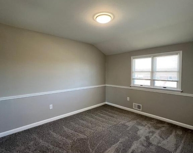 4823 Williston Street - Photo Thumbnail 12
