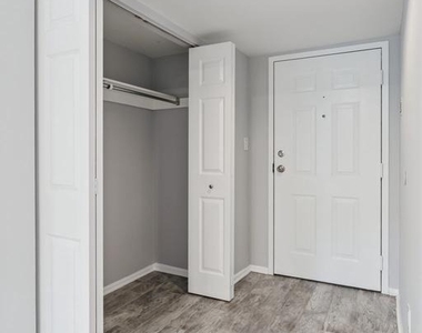 2901 Fallstaff Road - Photo Thumbnail 12