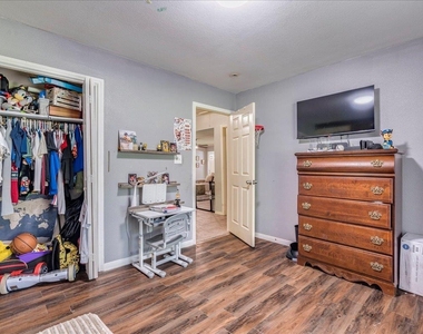 123 Crossroads Dr - Photo Thumbnail 16