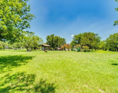 123 Crossroads Dr - Photo Thumbnail 29
