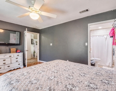 123 Crossroads Dr - Photo Thumbnail 13