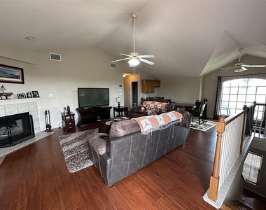 134 Clearwater Ct - Photo Thumbnail 8