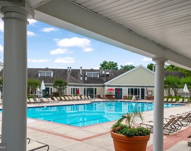 2703 Oak Leaf Court - Photo Thumbnail 39
