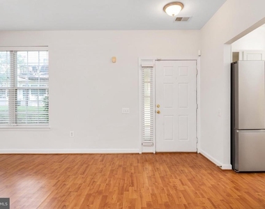 2703 Oak Leaf Court - Photo Thumbnail 2