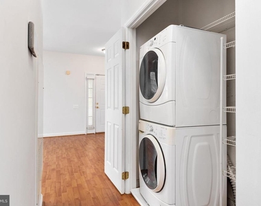 2703 Oak Leaf Court - Photo Thumbnail 20