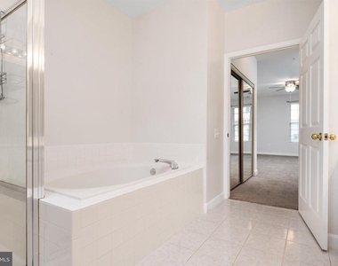 2703 Oak Leaf Court - Photo Thumbnail 19