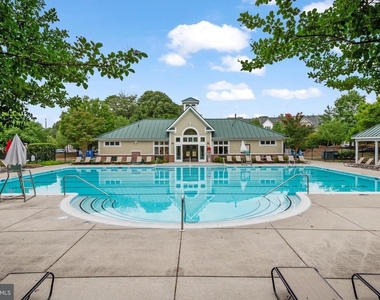 2703 Oak Leaf Court - Photo Thumbnail 41