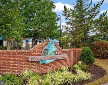 2703 Oak Leaf Court - Photo Thumbnail 31