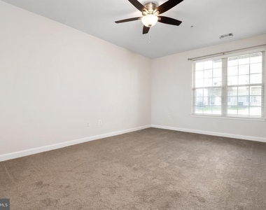 2703 Oak Leaf Court - Photo Thumbnail 15