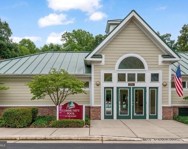 2703 Oak Leaf Court - Photo Thumbnail 44