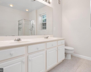 2703 Oak Leaf Court - Photo Thumbnail 18