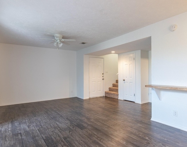 5506 Grover Ave - Photo Thumbnail 4
