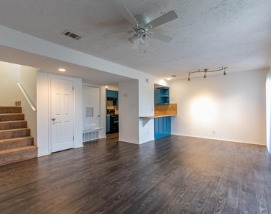 5506 Grover Ave - Photo Thumbnail 2