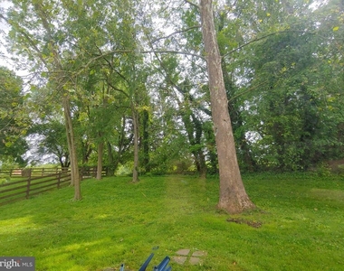 1910 Harcourt Avenue - Photo Thumbnail 9