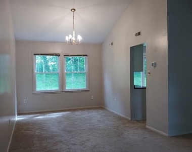 1910 Harcourt Avenue - Photo Thumbnail 5