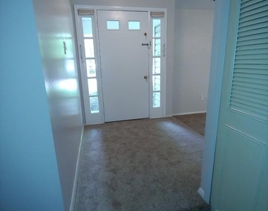 1910 Harcourt Avenue - Photo Thumbnail 1