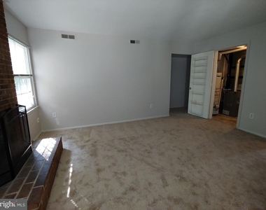 1910 Harcourt Avenue - Photo Thumbnail 11