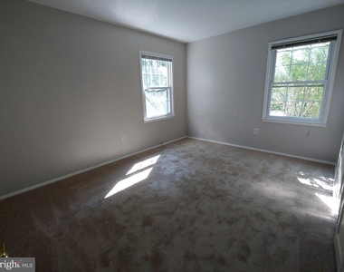 1910 Harcourt Avenue - Photo Thumbnail 15