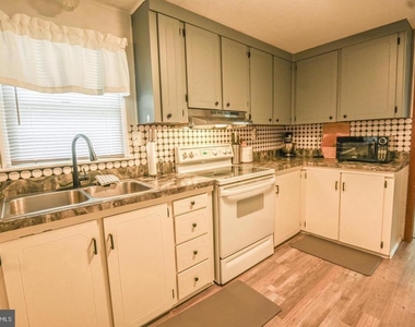 1522 Sappington Drive - Photo Thumbnail 8