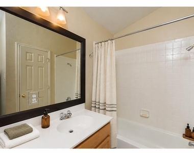 11701 Raymond C Ewry Ln - Photo Thumbnail 8