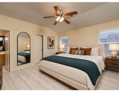 11701 Raymond C Ewry Ln - Photo Thumbnail 6