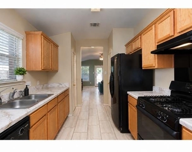 11701 Raymond C Ewry Ln - Photo Thumbnail 4