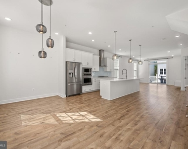 1523 Burnell Drive - Photo Thumbnail 13